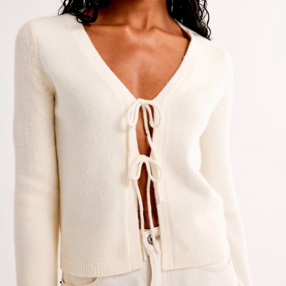 Abercrombie & Fitch Cardigan womens L Ivory Tie Front SWEATER romantic Soft
